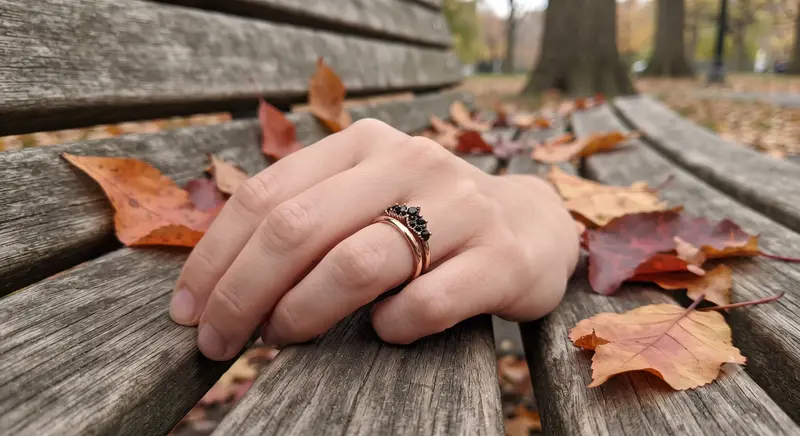 Black Sparkling Crown Ring photo review