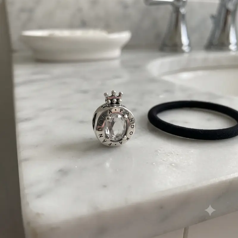Clear Sparkling Crown O Charm photo review
