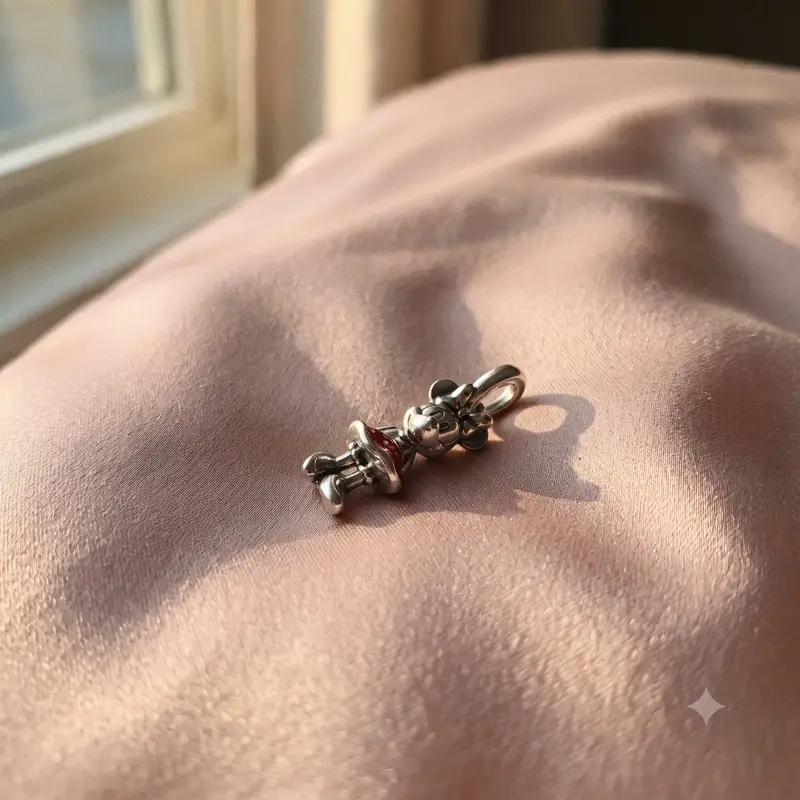 Disney, Minnie’s Polka Dots Pendant photo review