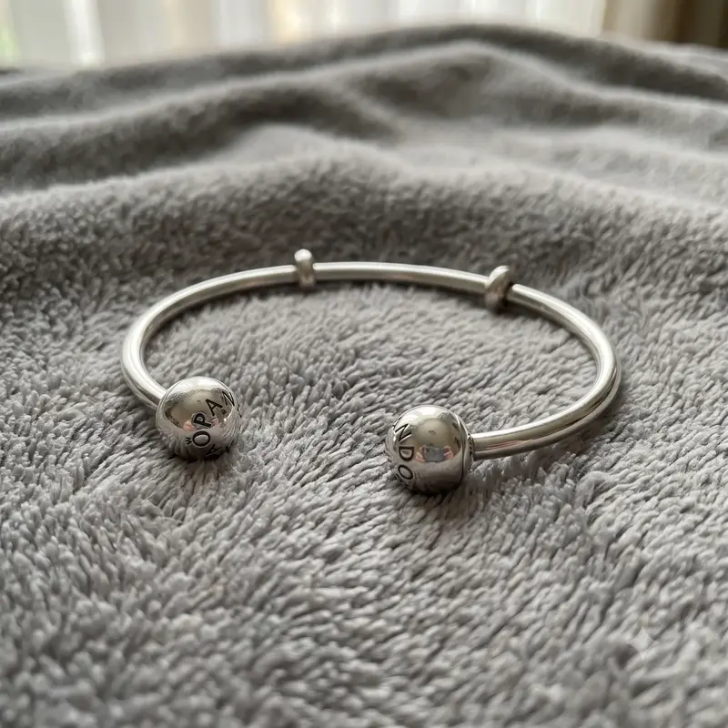 Pandora Moments Open Bangle photo review