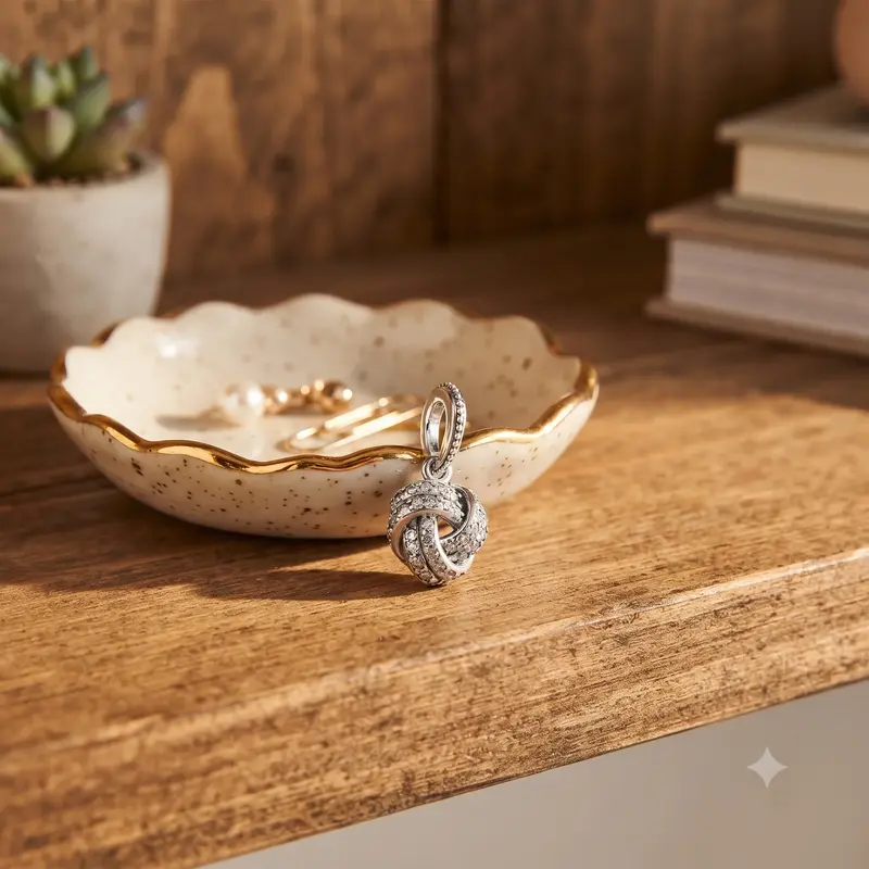 Shimmering Knot Pendant photo review