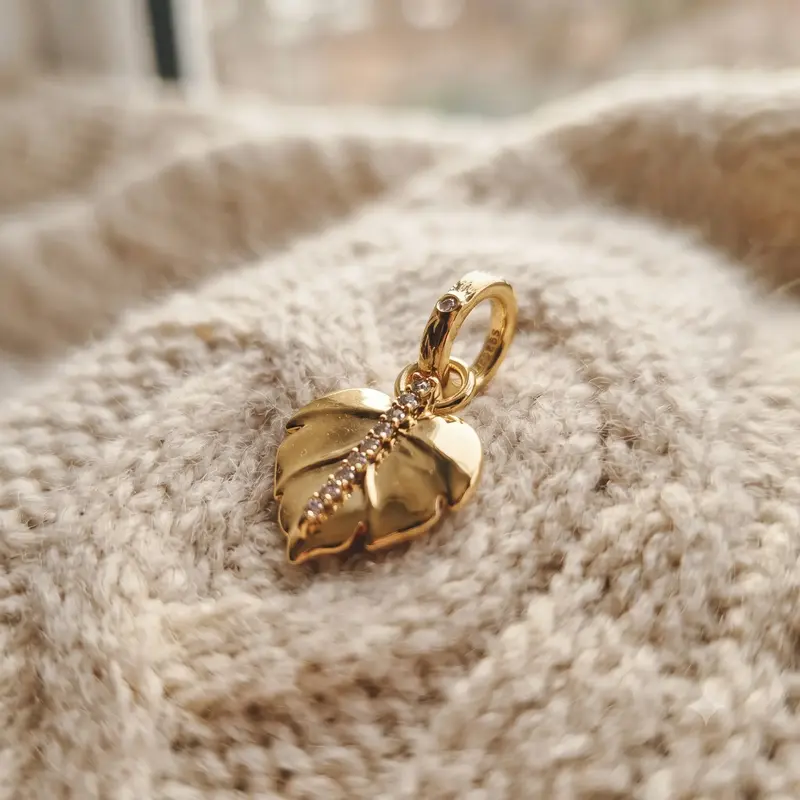 Shining Leaf Pendant photo review