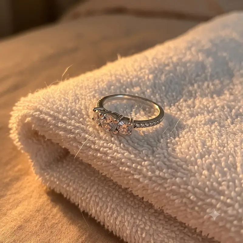 Clear Three-Stone Ring photo review