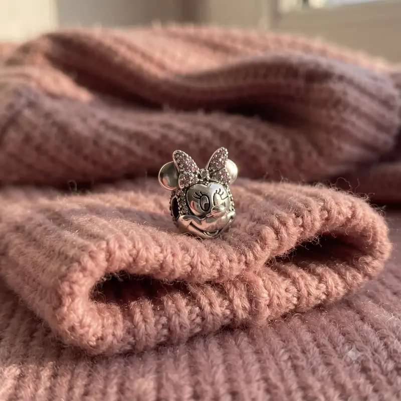 Disney, Shimmering Minnie Portrait Clip, Clear CZ & Pink Enamel photo review