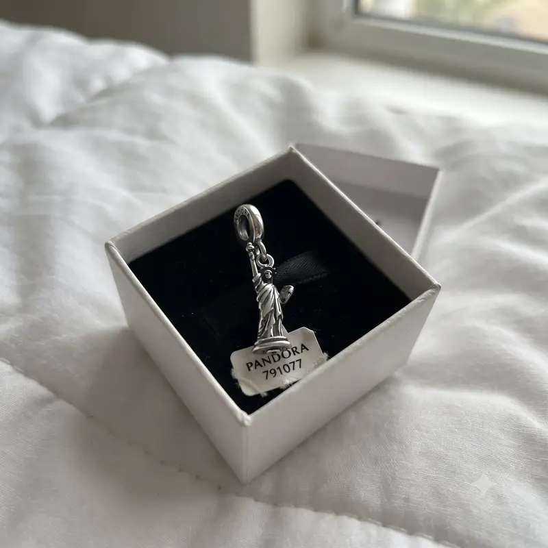 New York Statue of Liberty Dangle Charm photo review