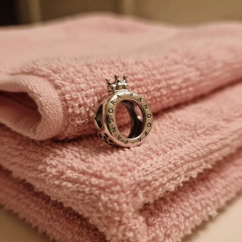 Pandora Crown O Logo Charm photo review
