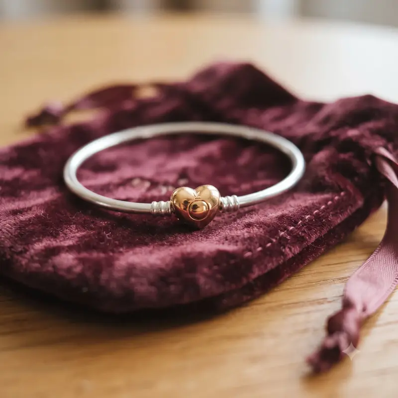 Pandora Moments Heart Clasp Bangle photo review