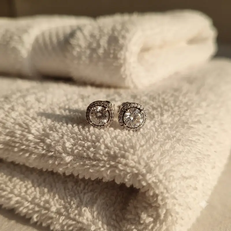 Round Sparkle Stud Earrings photo review