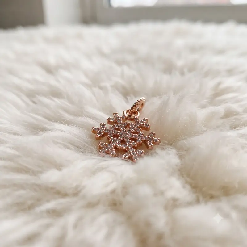 Sparkling Snowflake Pendant photo review